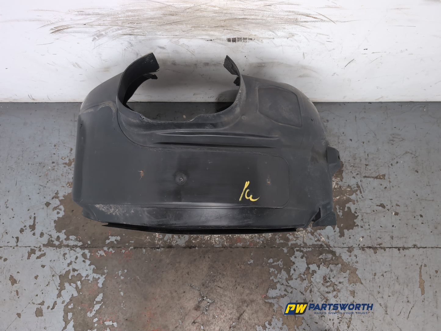 Moulding Wheel Arch Front RH 4