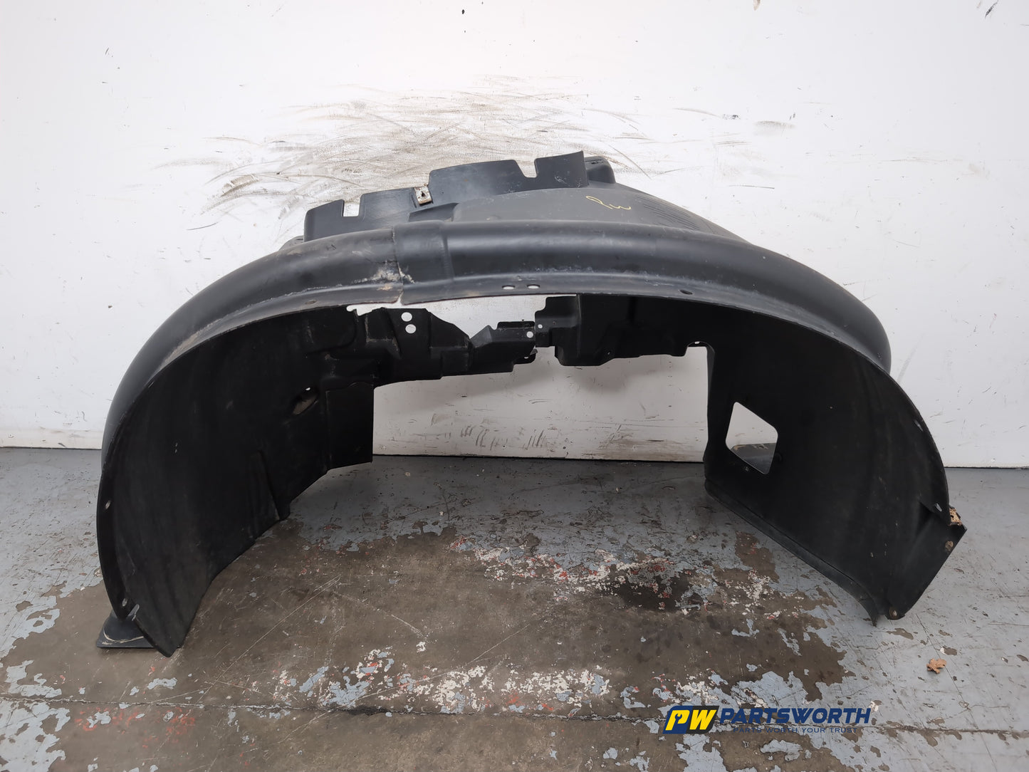 Moulding Wheel Arch Front RH 1