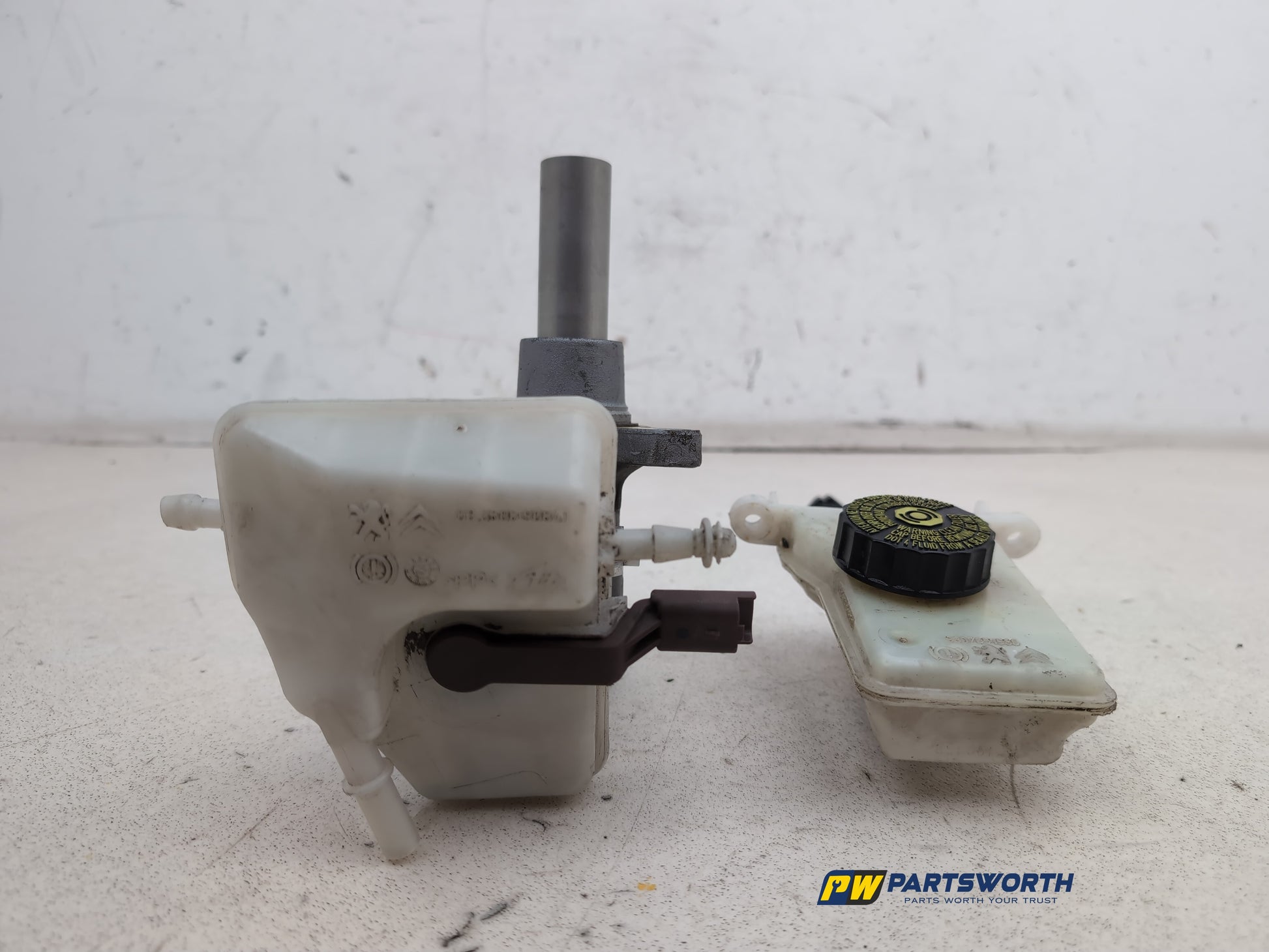 Brake Master Cylinder Assembly 1