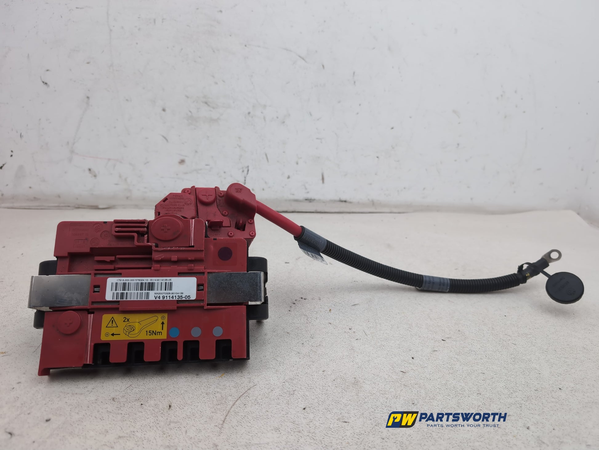 Positive Pole Battery Power Boot Distribution Fuse Box 1