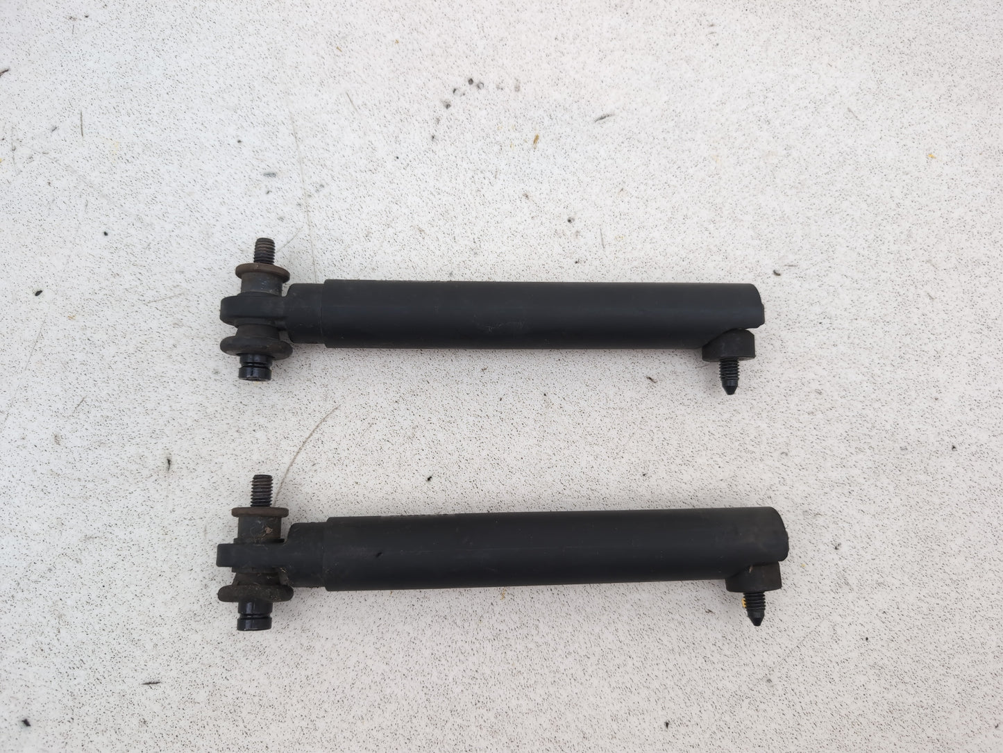 Tailgate Support Strut 1