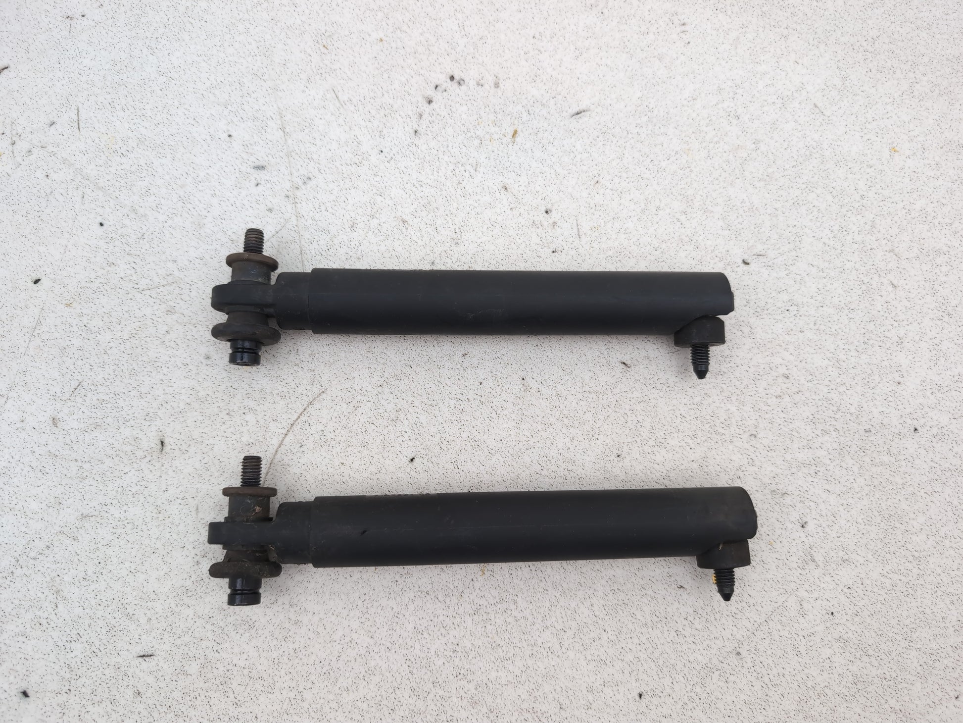Tailgate Support Strut 1