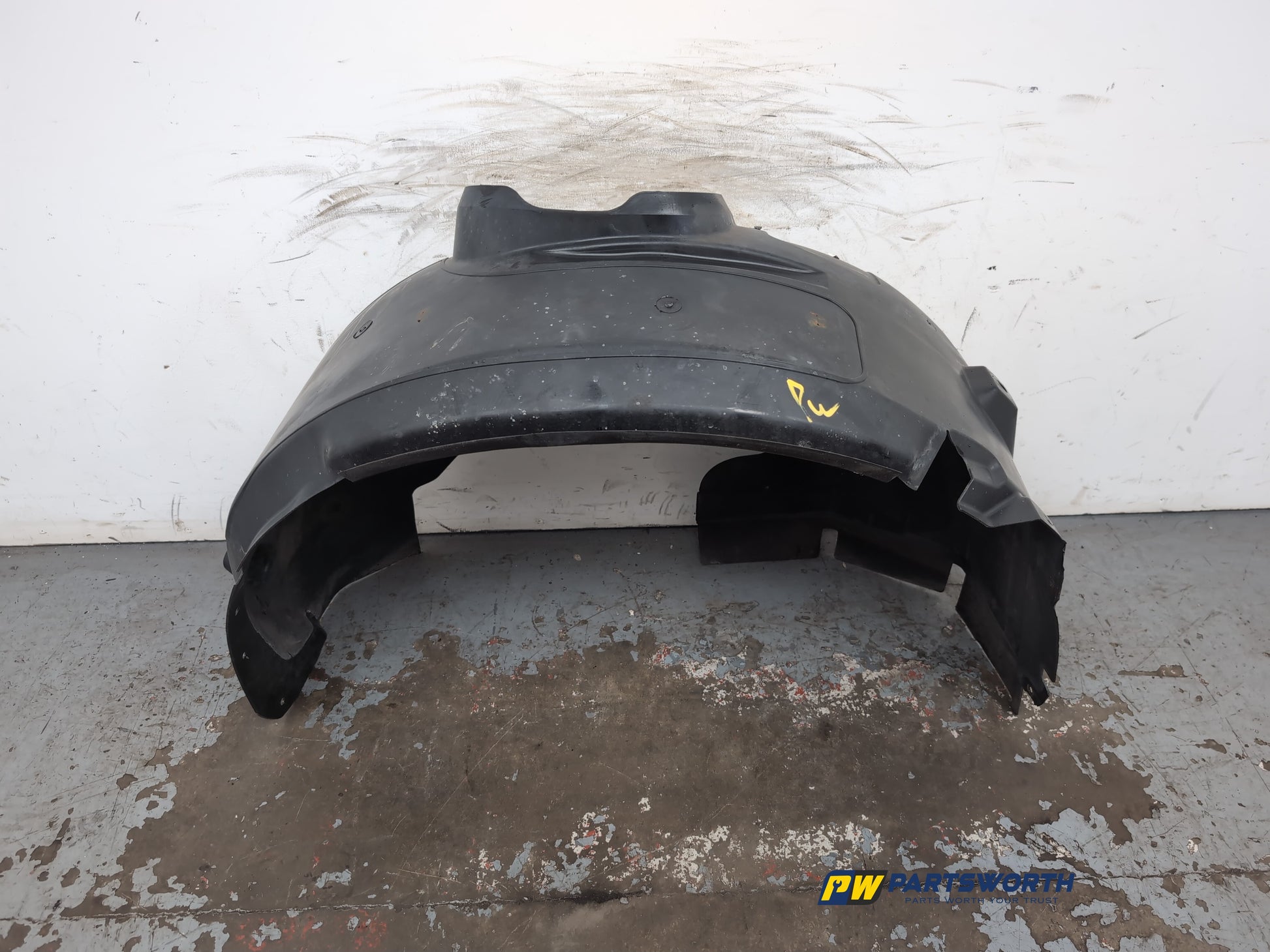 Moulding Wheel Arch Front RH 1