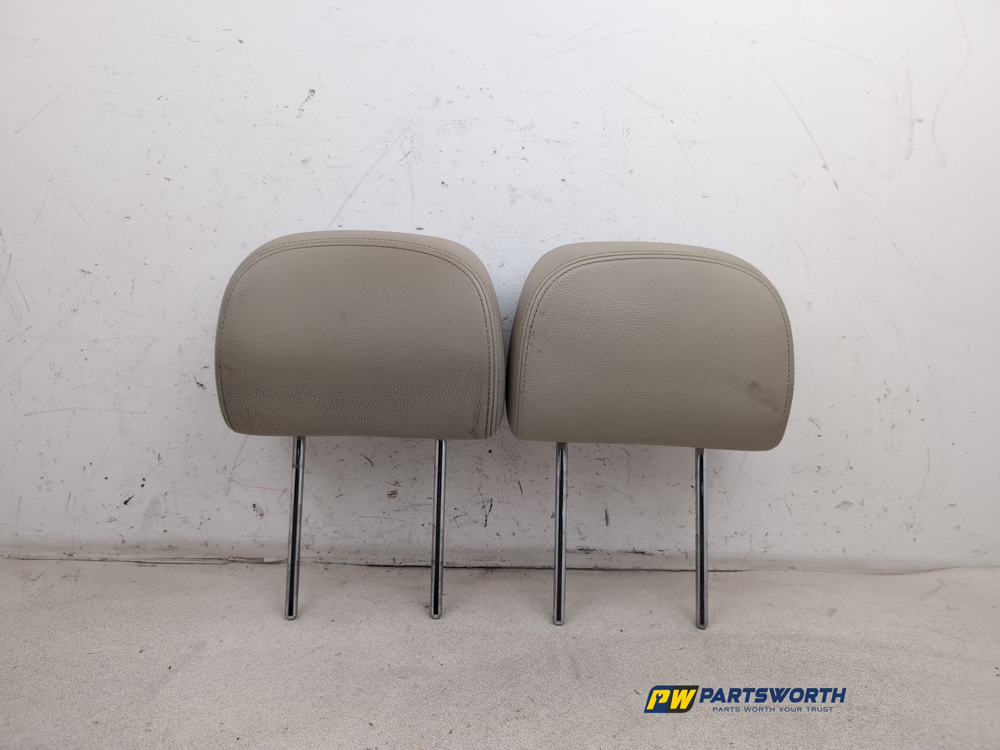 Headrest Front Pair 1