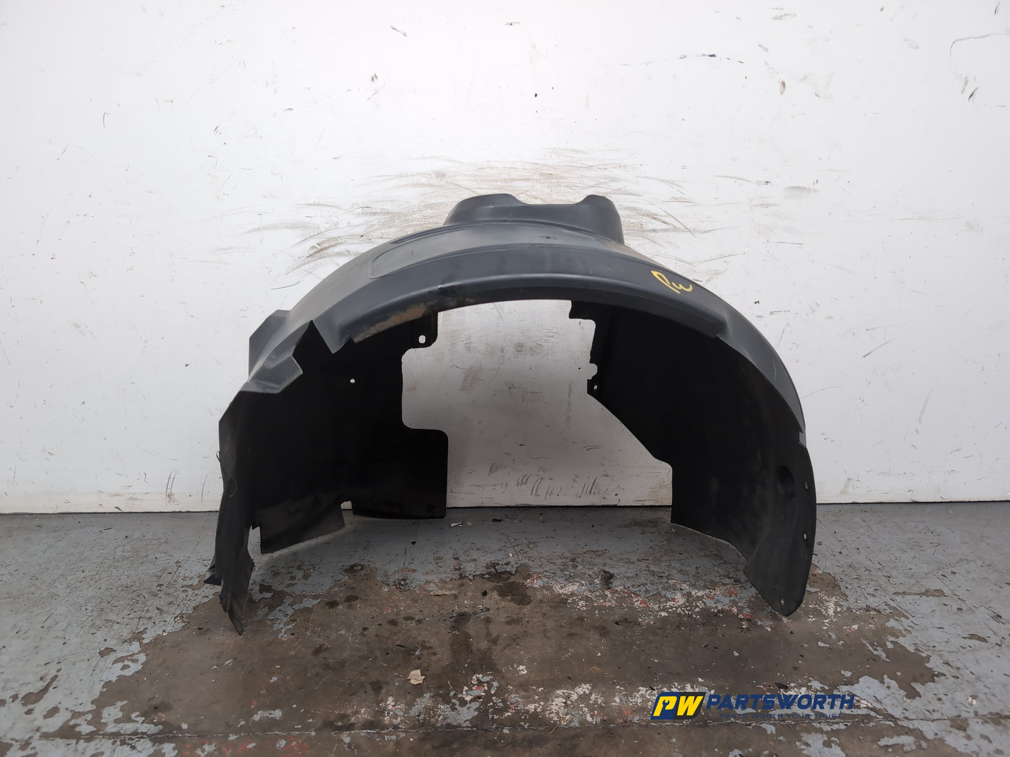 Moulding Wheel Arch Front LH 1