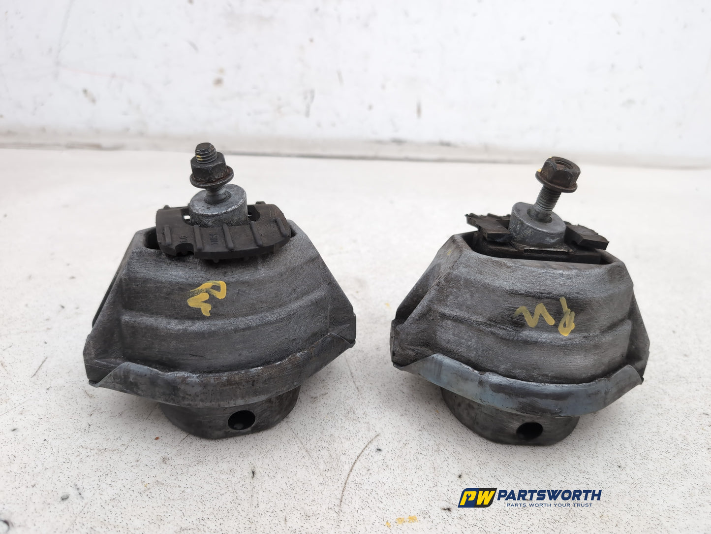 Set Of Engine Mounts LH + RH 1