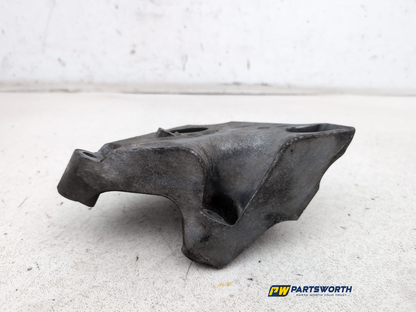 Engine Mounting Bracket 1