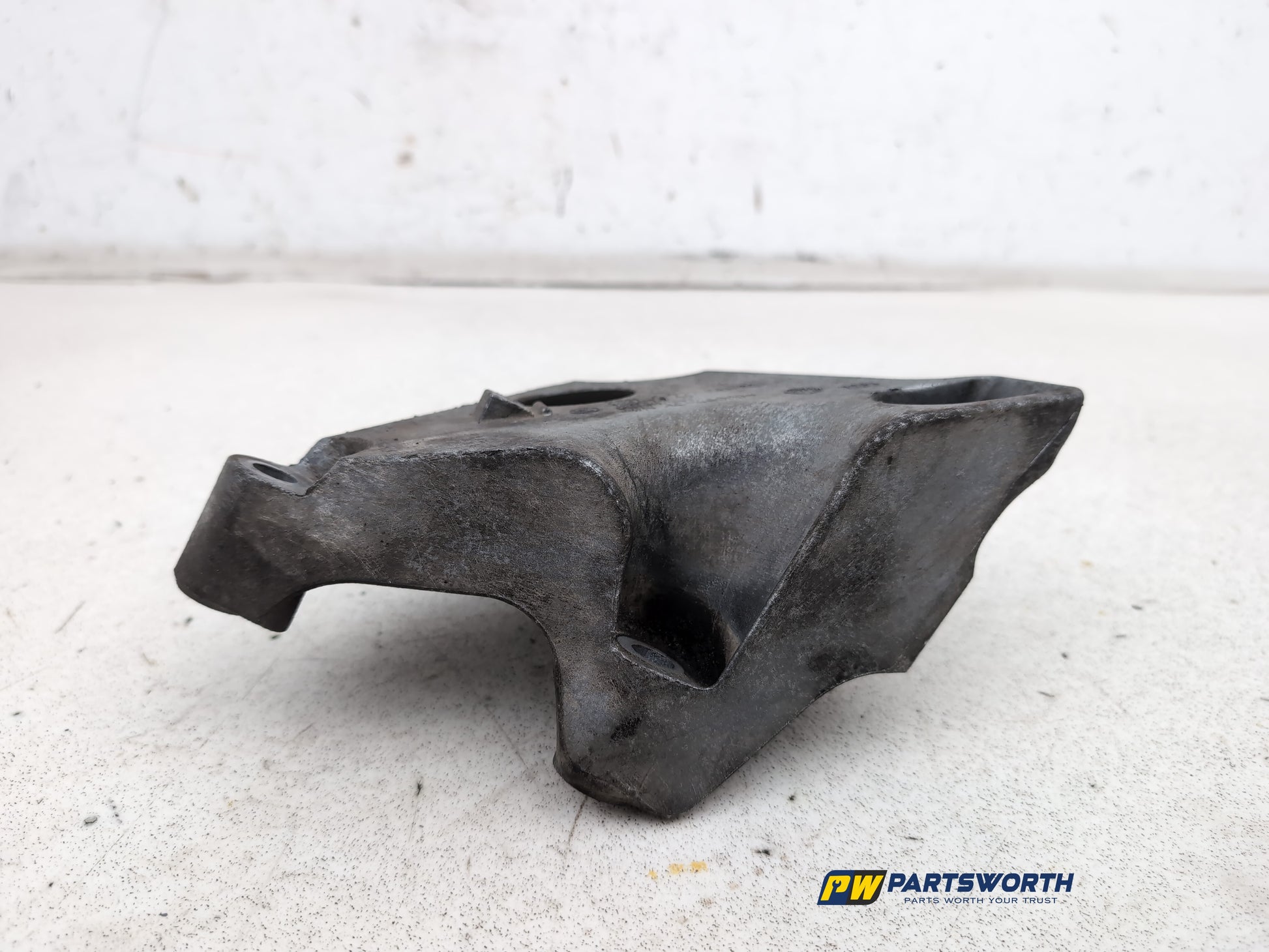 Engine Mounting Bracket 1