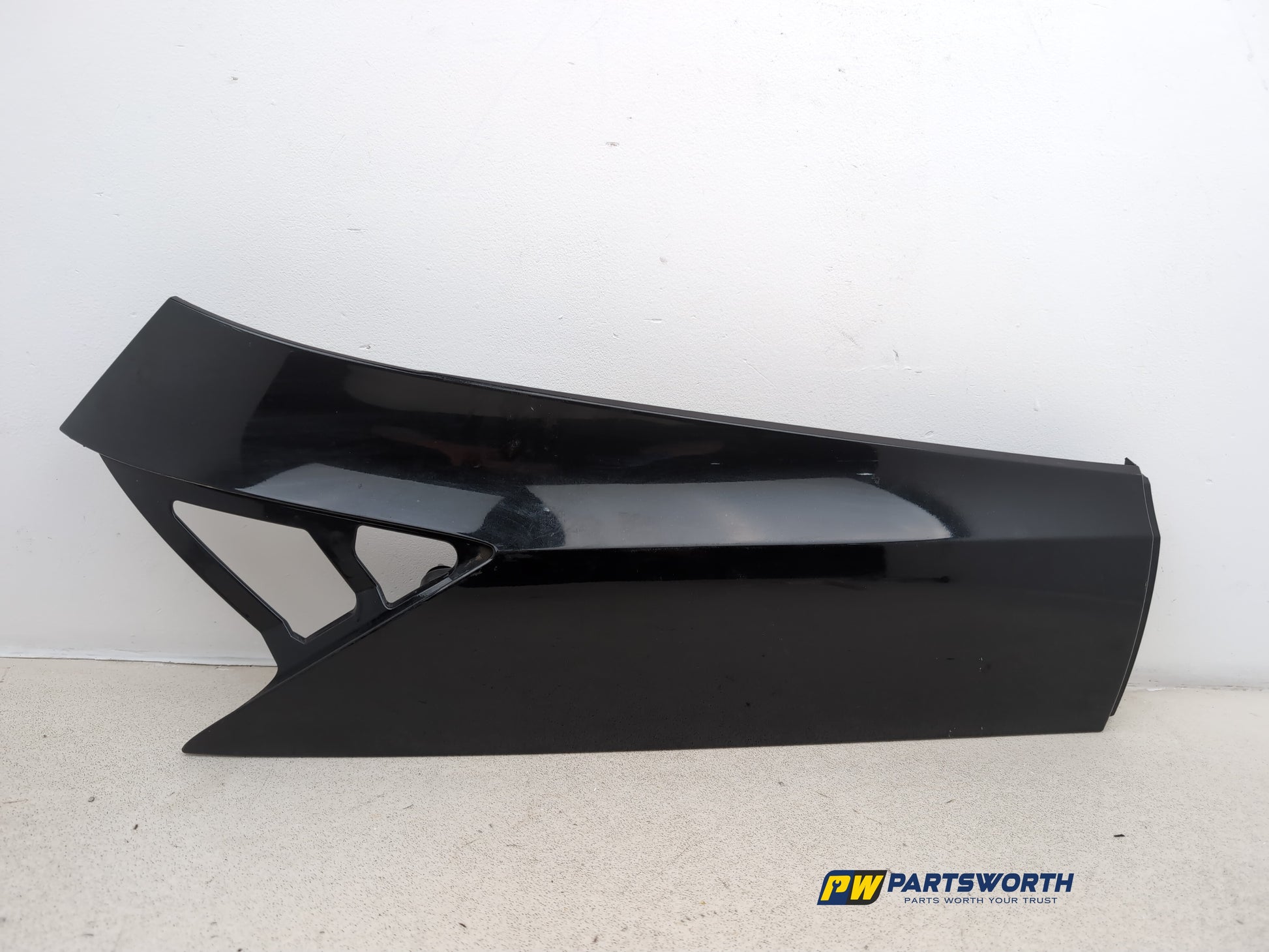 Moulding Quarter Panel RH 1