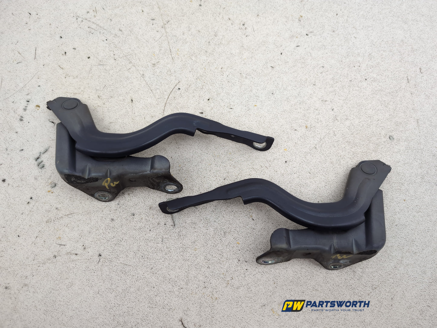 Bonnet Hinges 1