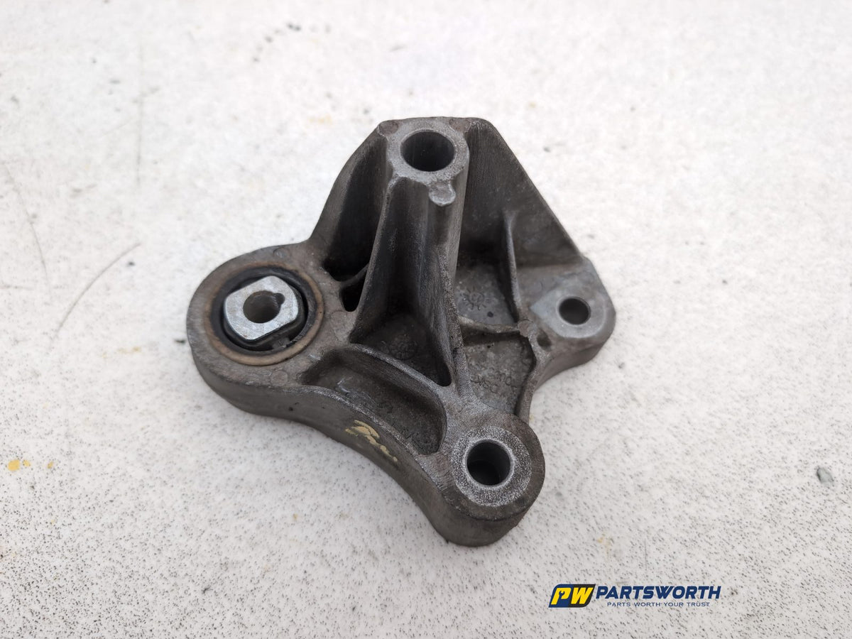 Transmission Mounting Bracket 1