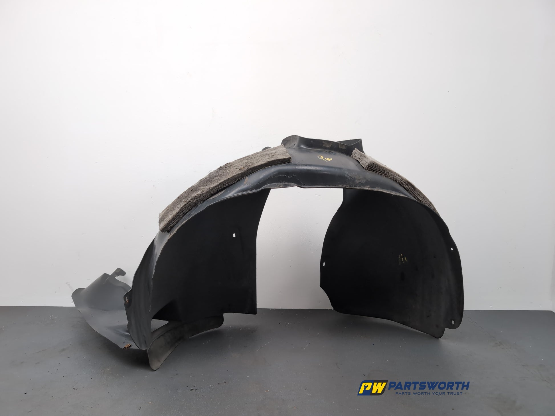 Moulding Wheel Arch Front LH 1