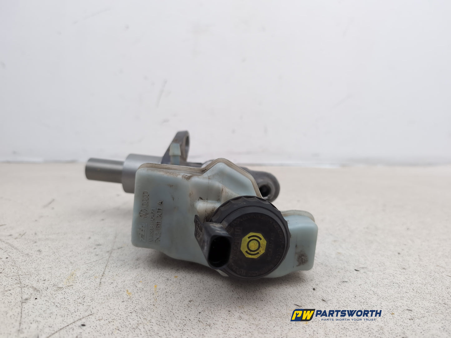 Brake Master Cylinder Assembly 1
