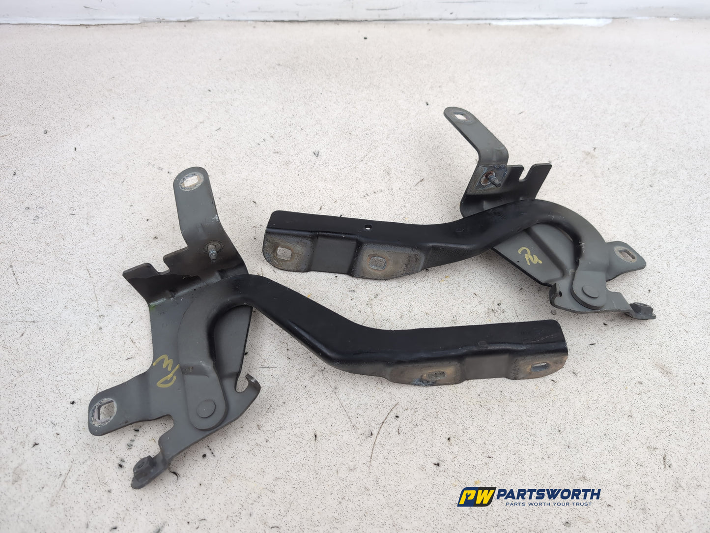 Bonnet Hinges 1