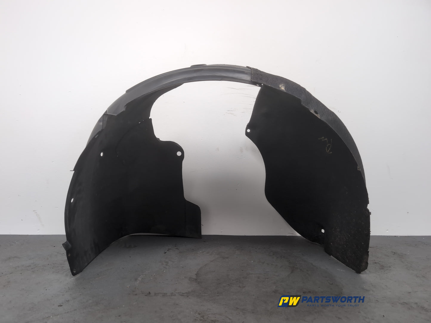 Moulding Wheel Arch Front LH 1