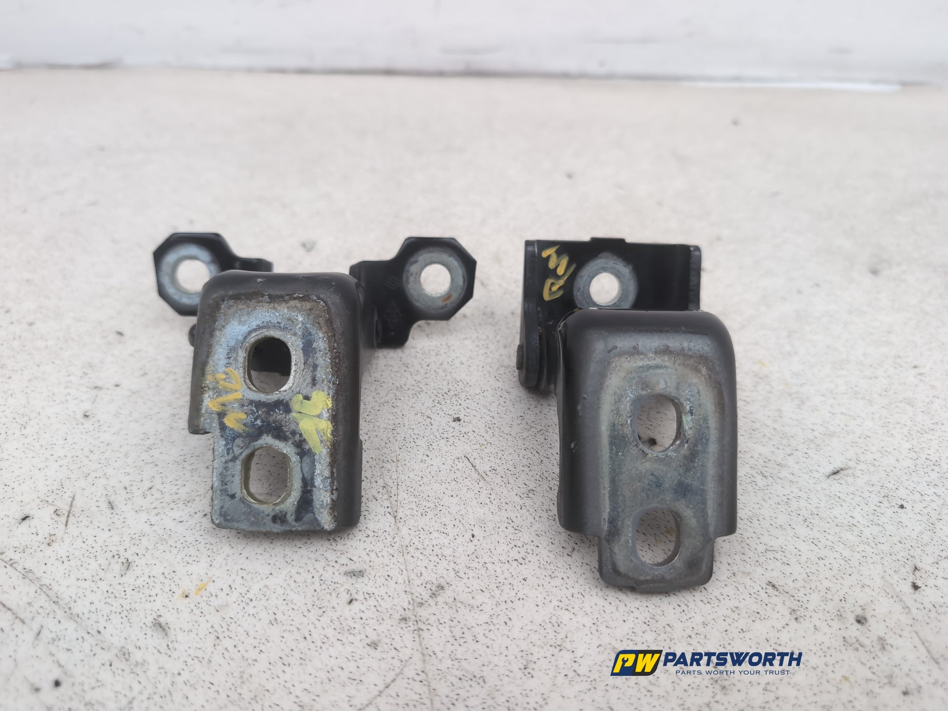 LH Front Door Hinge Pair  1