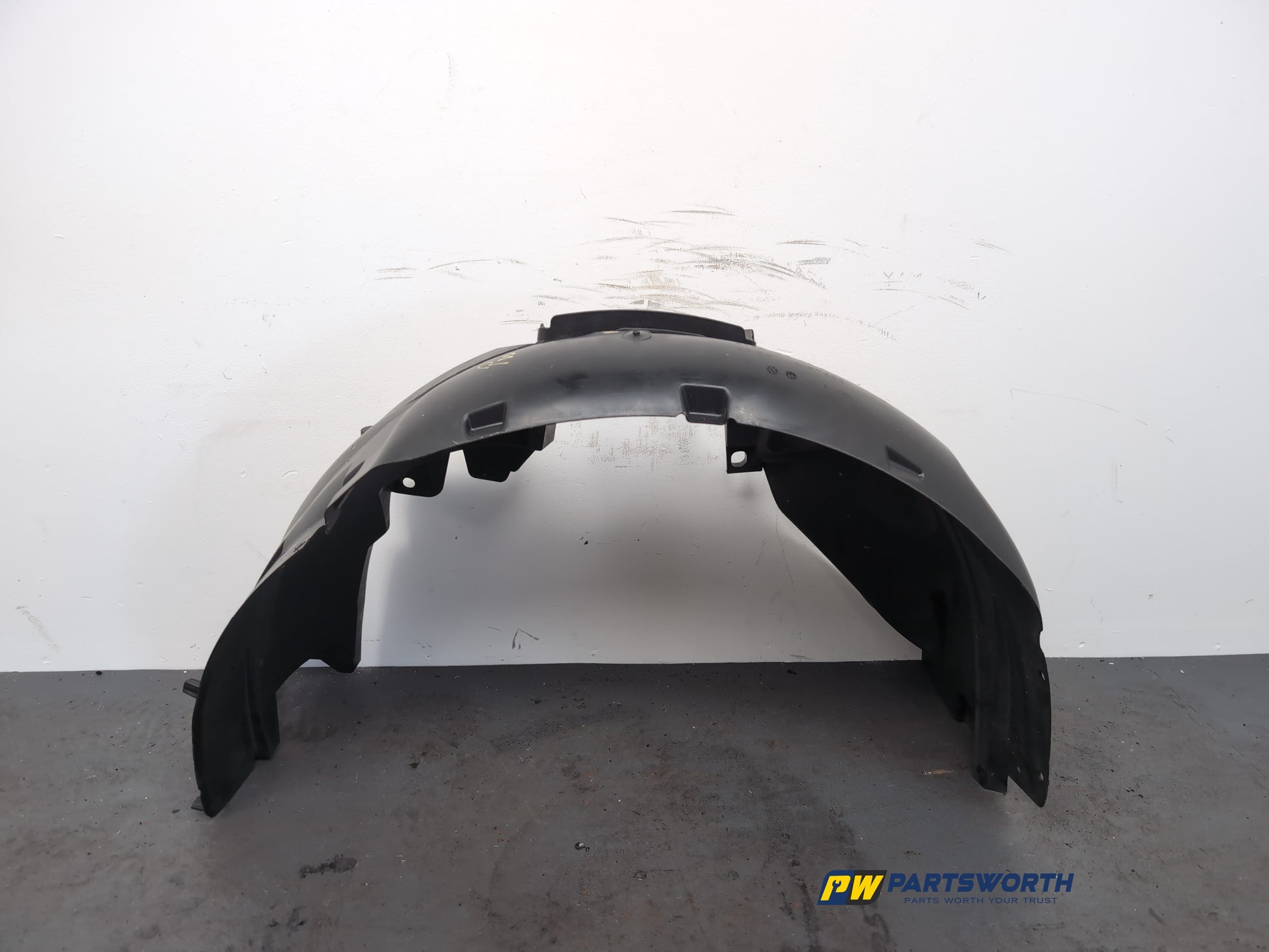 Moulding Wheel Arch Front LH 1