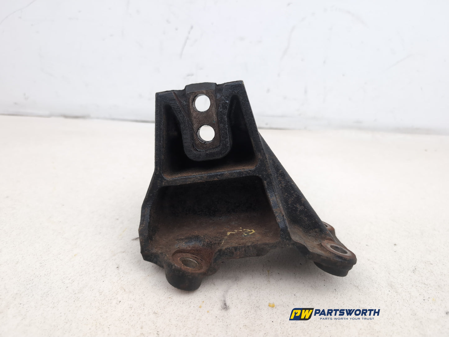 Engine Mounting Bracket 2