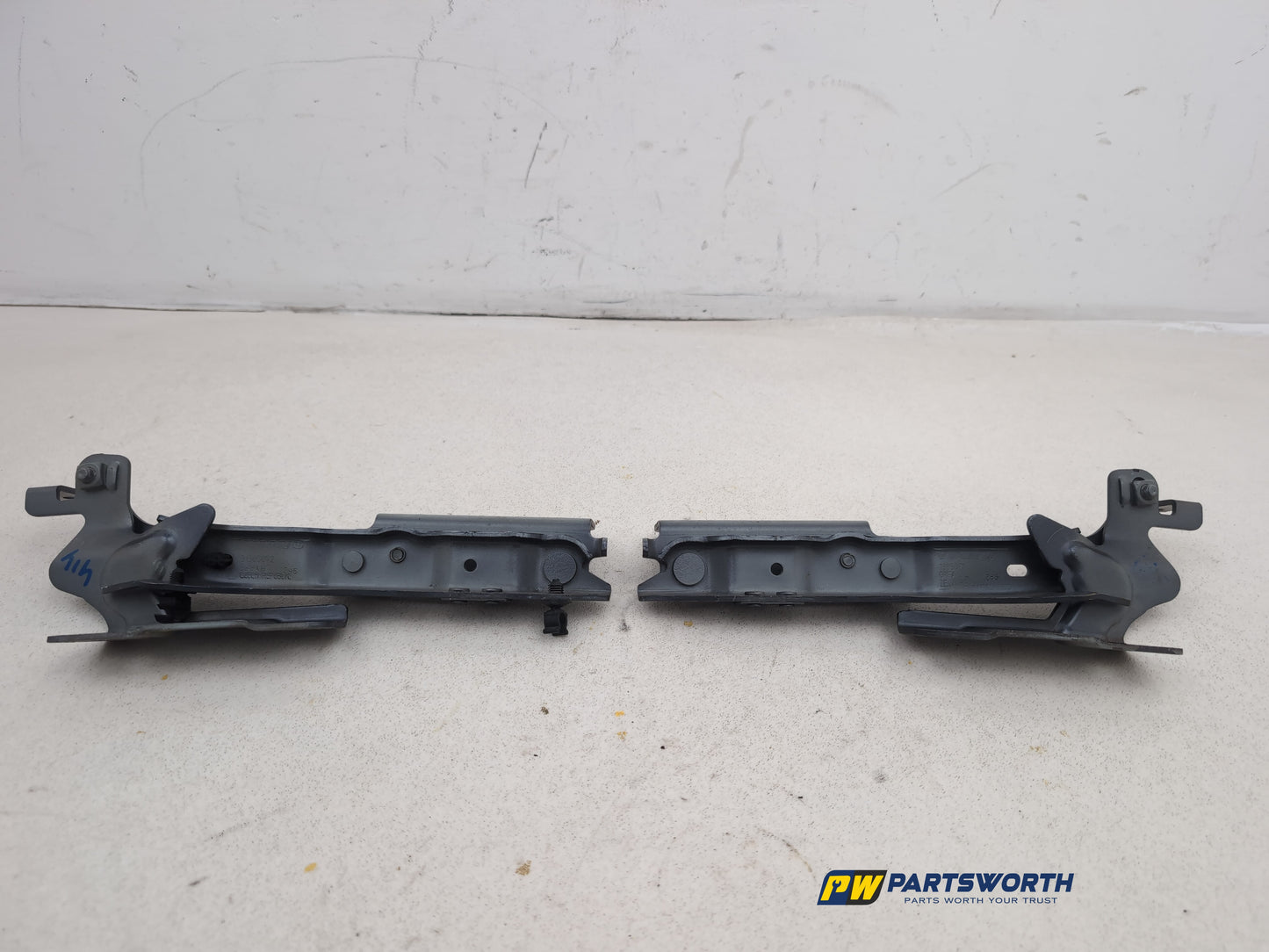 Bonnet Hinges 1