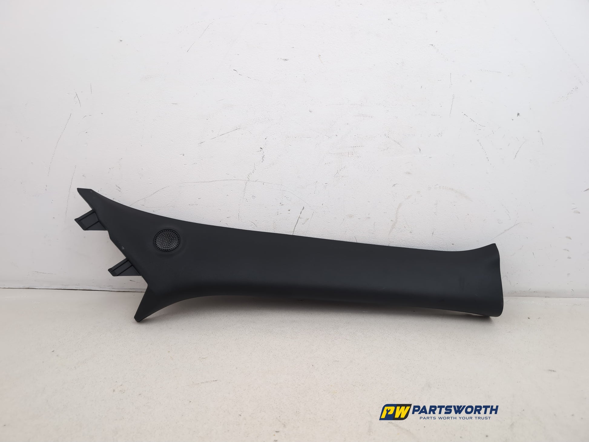 RH A Pillar Trim  1