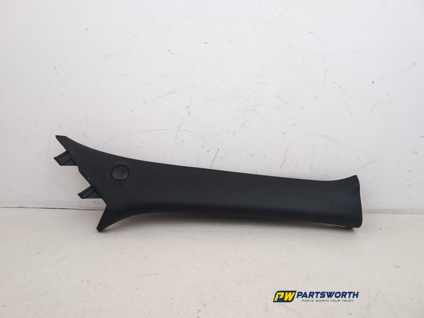 RH A Pillar Trim  2