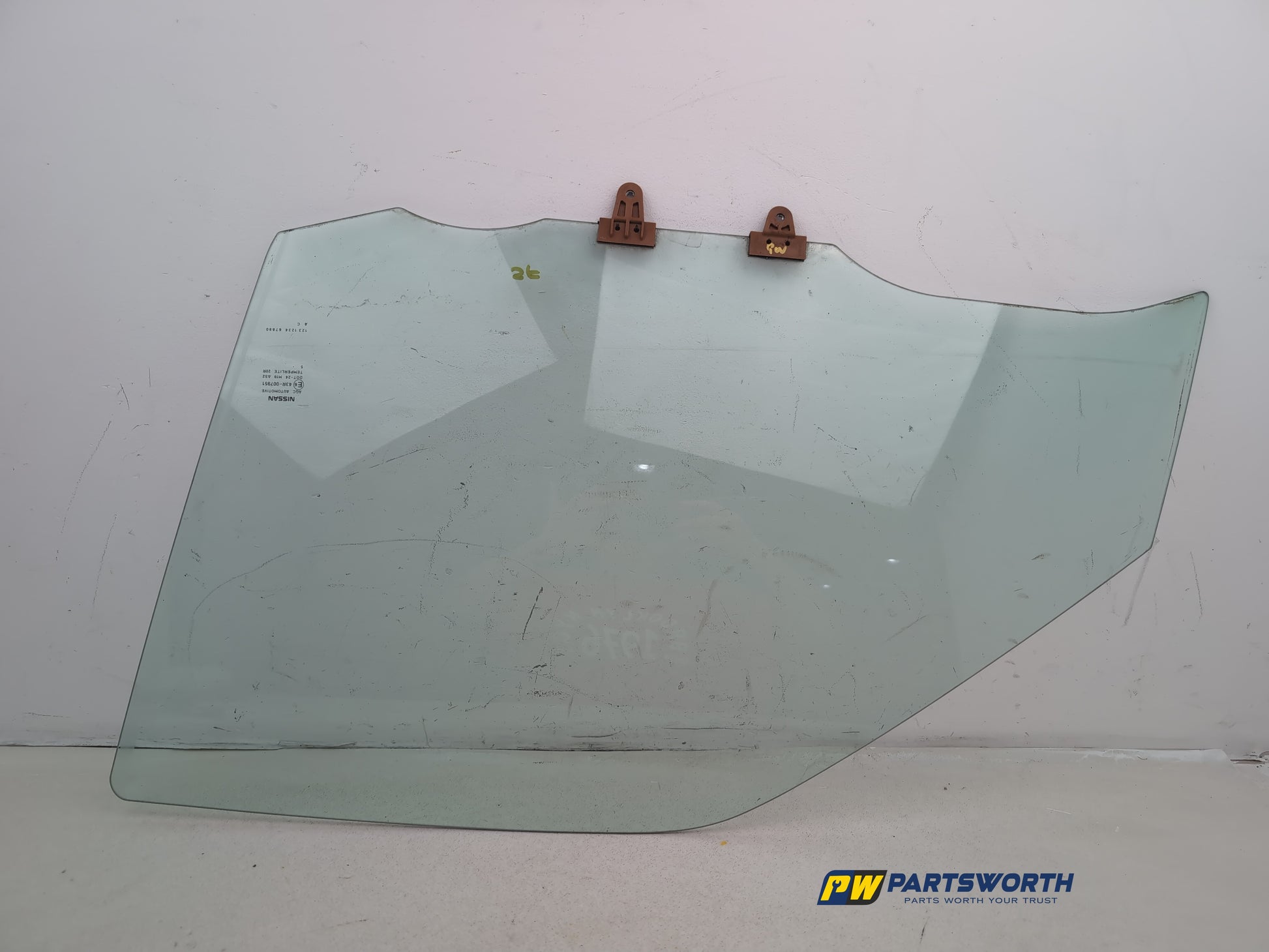 Door Glass Front LH 2