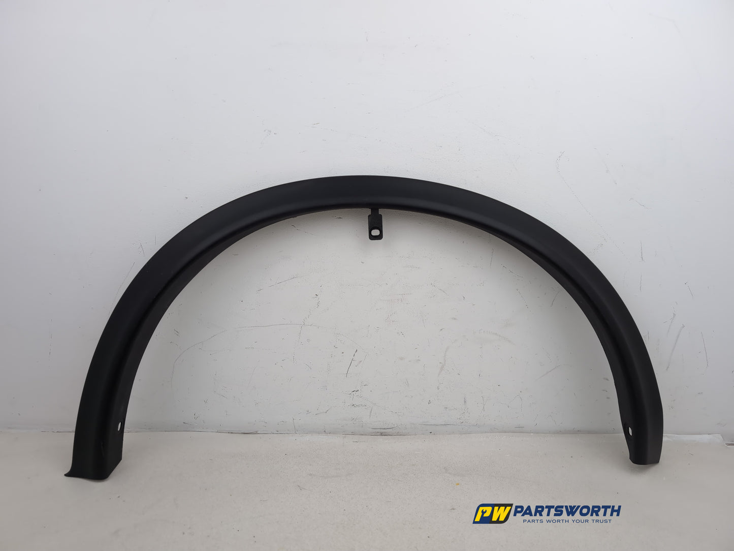 Moulding Wheel Arch Front RH 1