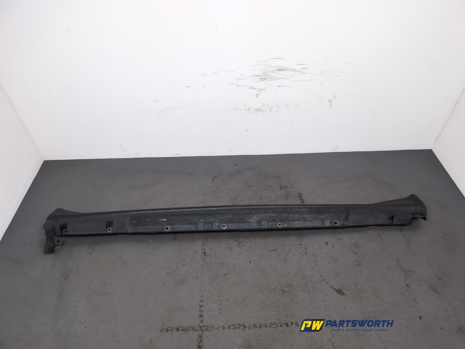 Side Skirt RH 2