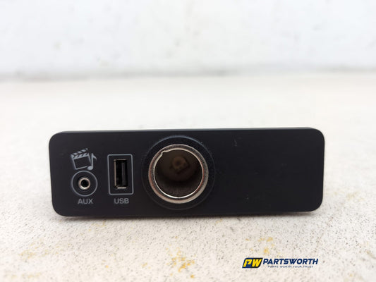 USB/AUX Port 1
