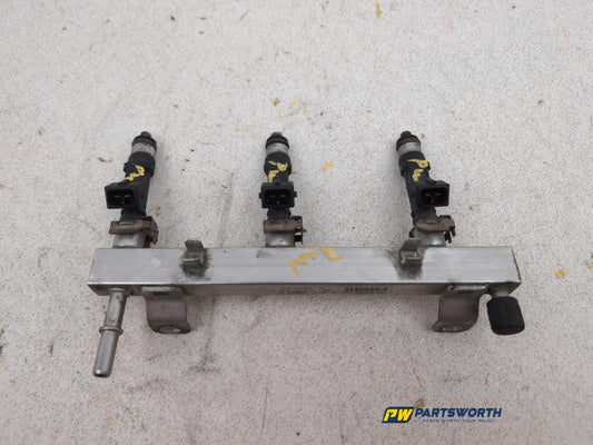 Vauxhall Corsa D 1.0l Petrol Fuel Injector Rail 55562250 2006-2014