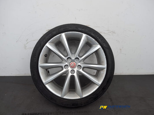 Jaguar Xf X260 Saloon Alloy Wheel With Tyre 245/40 R19 Gx631007ja X1