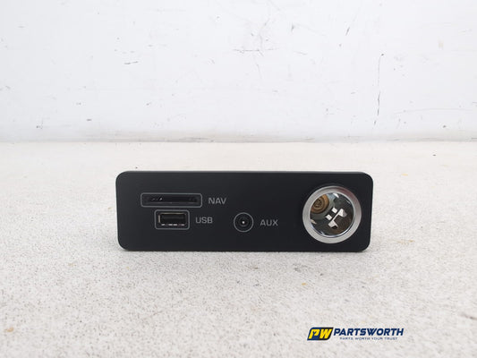 Jaguar Xf X260 Saloon Aux In Usb Sat Nav Imput Port Socket Fk7219c166bc 2015-20