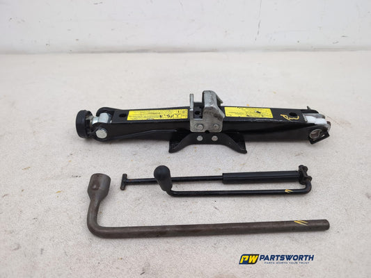 Audi Rs4 Fsi Quattro B8 Vehicle Jack Tool Kit 8k0011031k