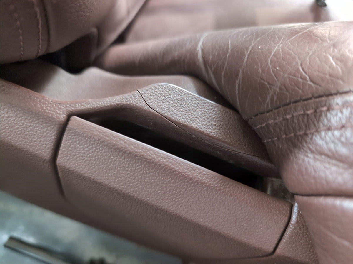 Seat Front RH 10