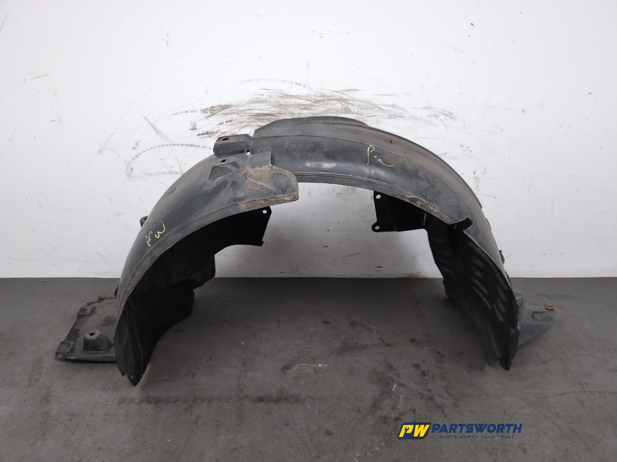 Moulding Wheel Arch Front RH 1