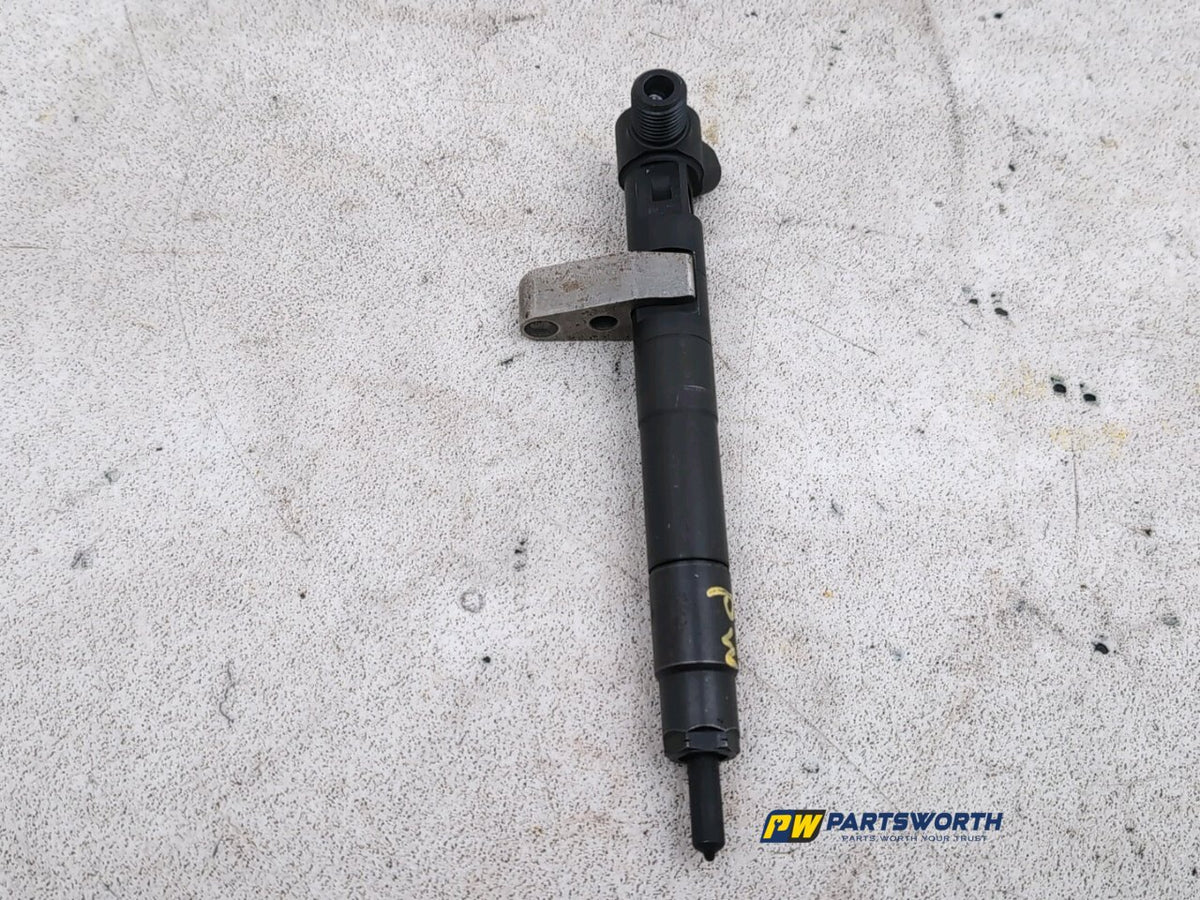 MERCEDES-BENZ C250 AMG W204 2.1L DIESEL FUEL INJECTOR A6510702887 1