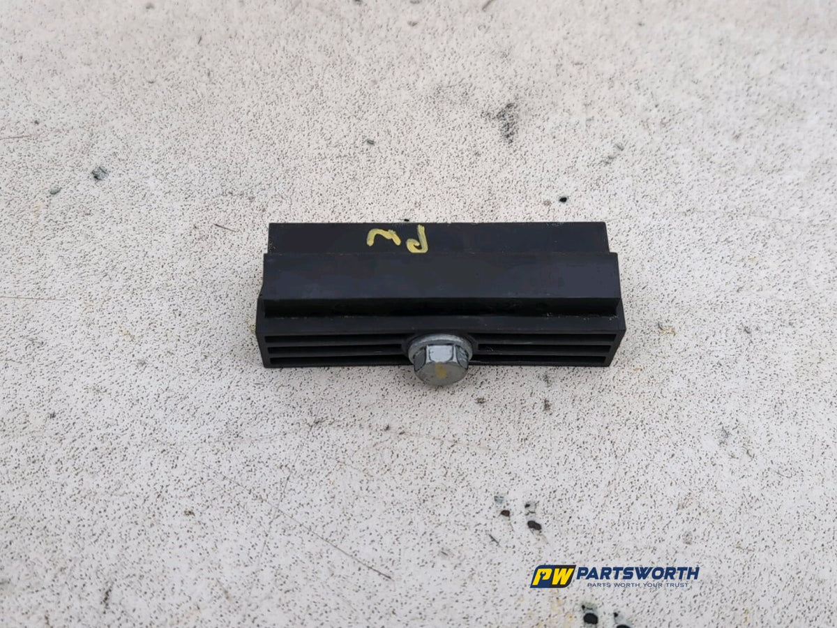 BMW 6 SERIES 640D M SPORT GRAN COUPE F13 BATTERY HOLDING CLAMP 7592923 2012-2018 1