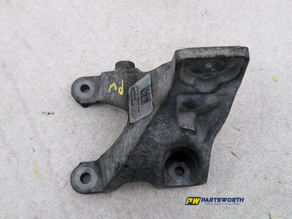 JAGUAR XE PORTFOLIO D X760 2.0L DIESEL ENGINE MOUNTING BRACKET RIGHT 2015-2019 1