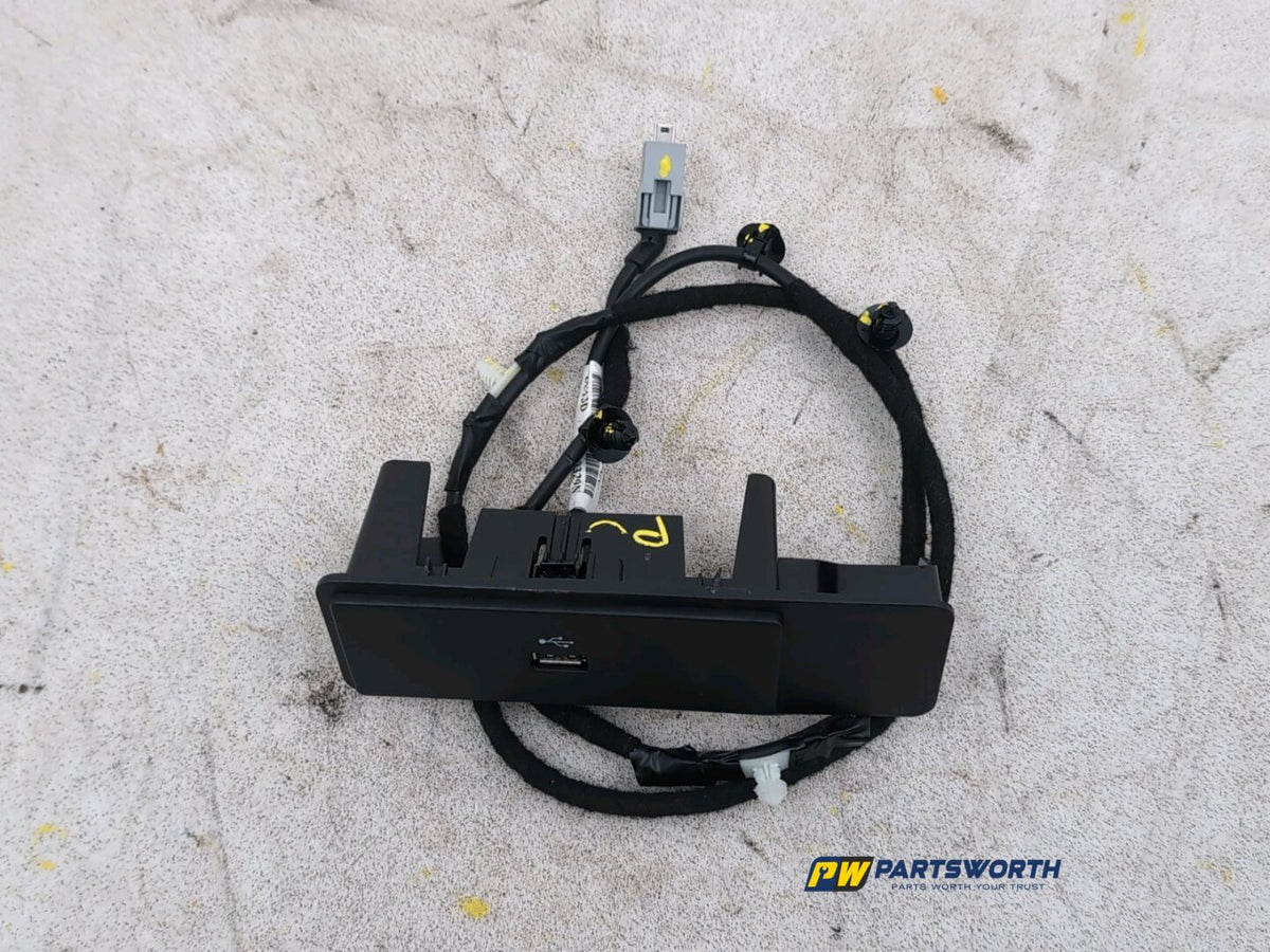 FORD MONDEO ZETEC ECOBLUE CD391 USB SOCKET CONNECTOR JS7T14D202GC 2015-2022 1