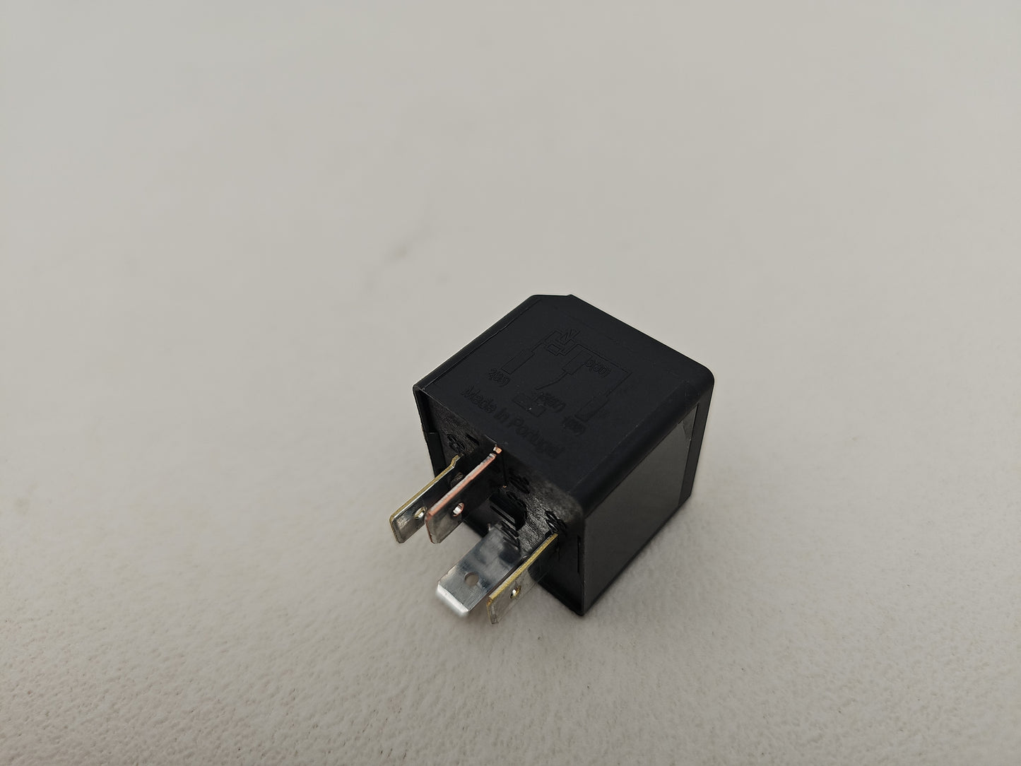 Jaguar/Land Rover Relay 4-Pin Black 12v 40a 2.0 Diesel Dh2214b192ca Oem Genuine