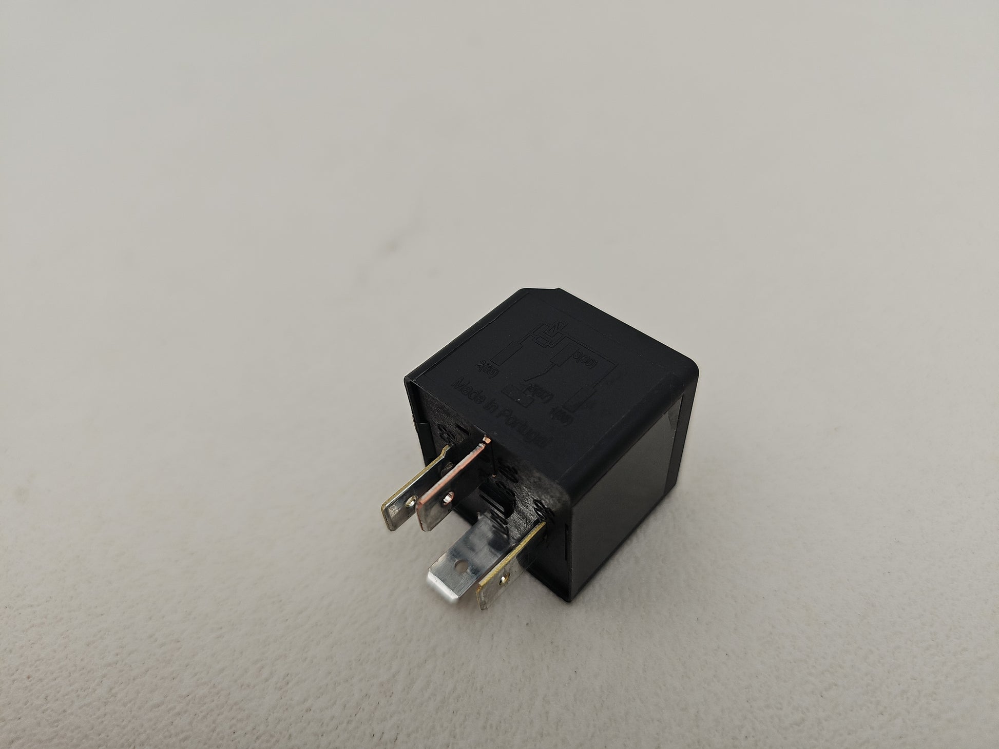 Jaguar/Land Rover Relay 4-Pin Black 12v 40a 2.0 Diesel Dh2214b192ca Oem Genuine