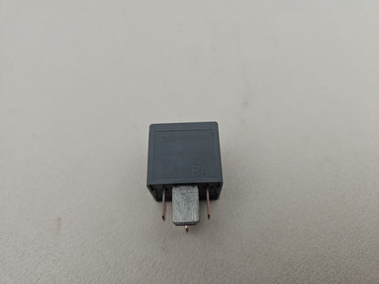 Jaguar/Land Rover Grey Relay 4 Blade 12v 70a 2.0 Diesel Dh2214b192ea Oem Genuine