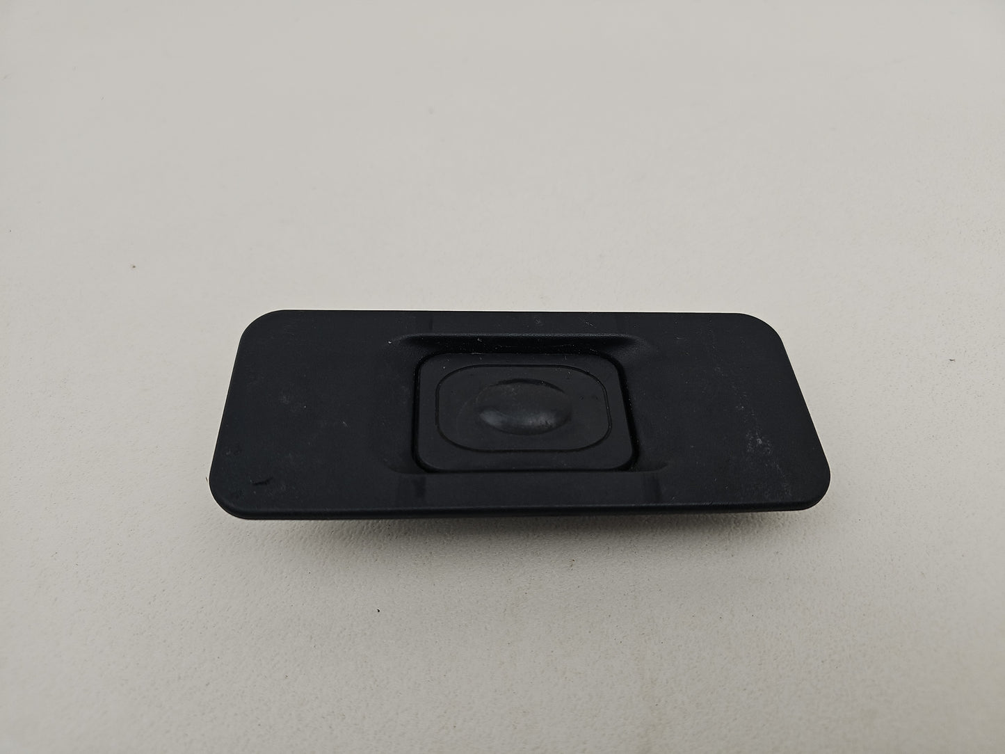 Tailgate Lift Handle 1