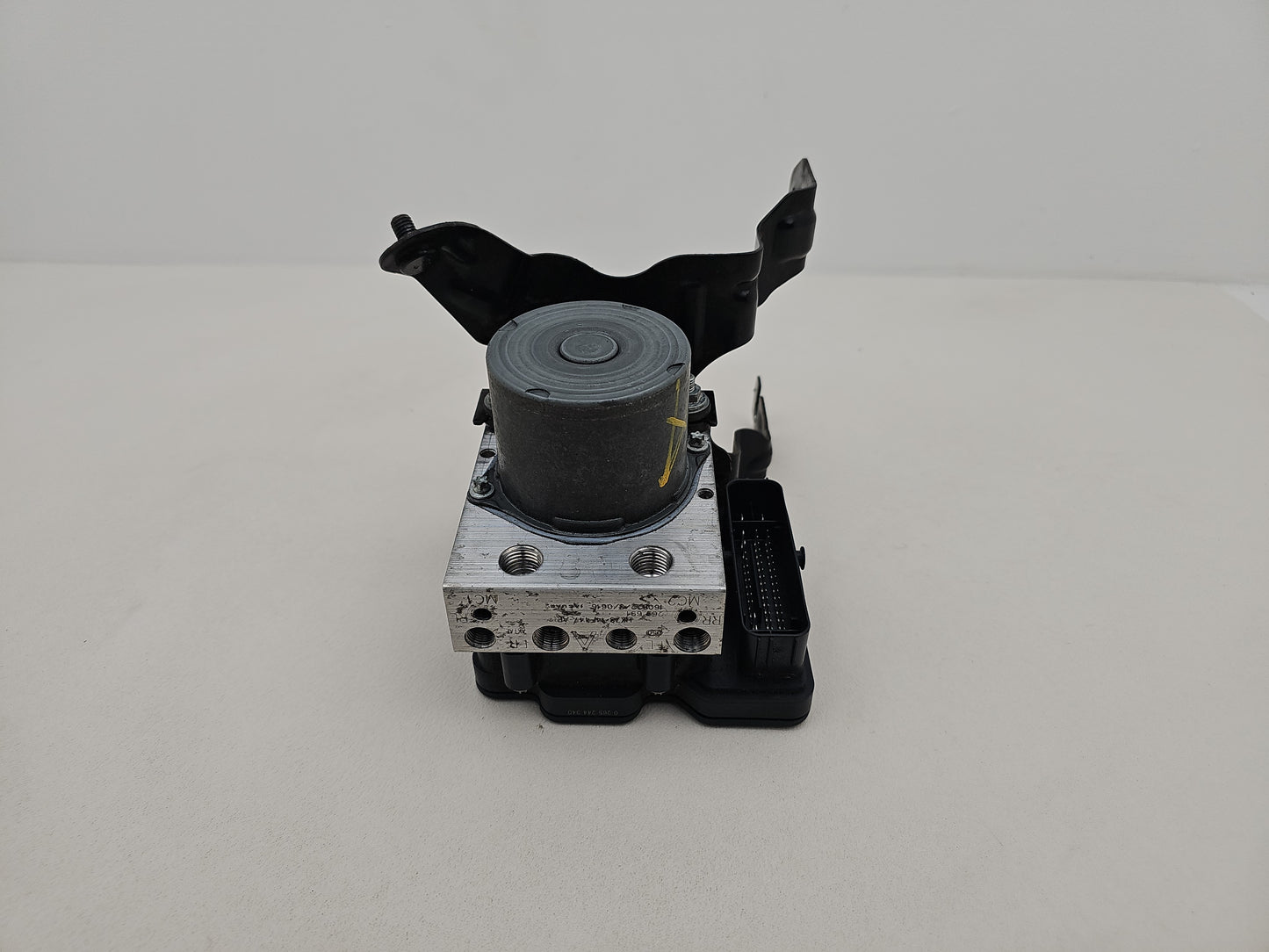 Jaguar Xe Abs Pump Control Module Ecu 2.0 Diesel Hx7314f447af X760 2015 - 2019