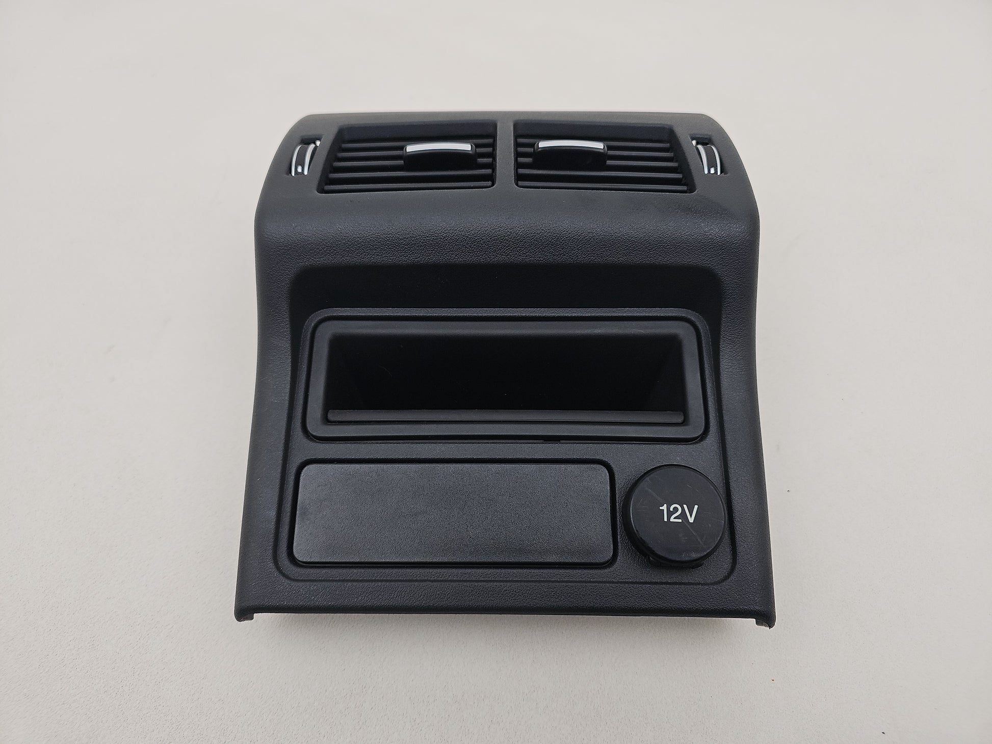 Facia Vent Centre 1