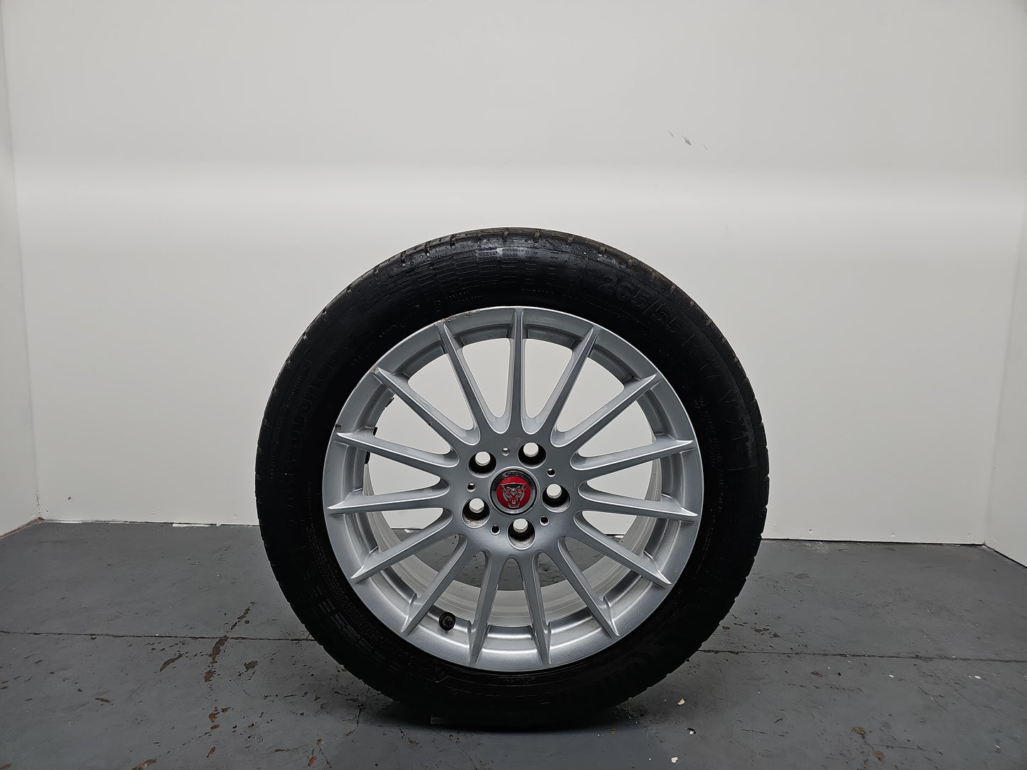Jaguar Xe X760 17" Inch Alloy Wheel With Tyre 205/55/R17 Gx73-1007-Ta