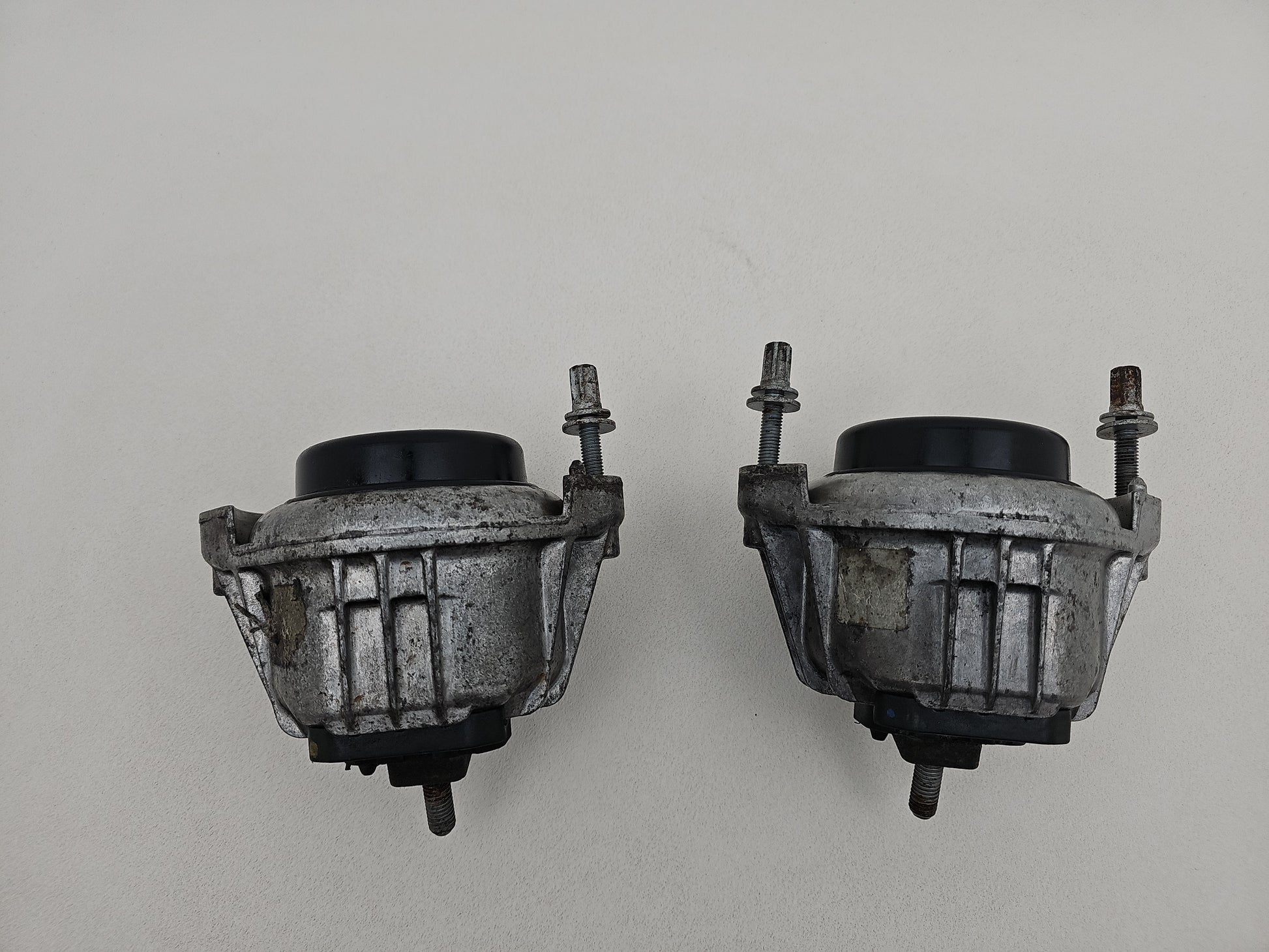 Set Of Engine Mounts LH + RH 1