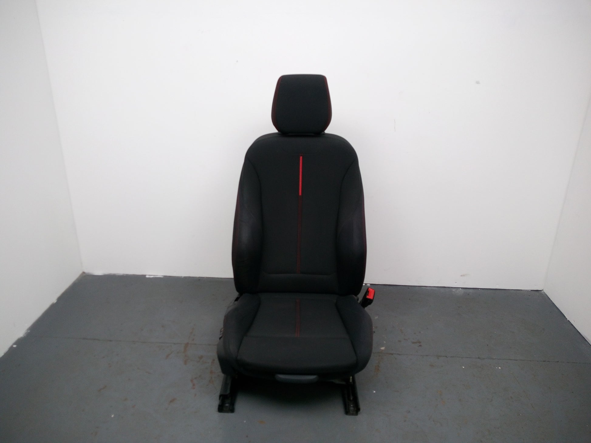 Bmw 1 F20 F21 2011-2015 Drivers O/S Black Front Seat Memory Red Stitching