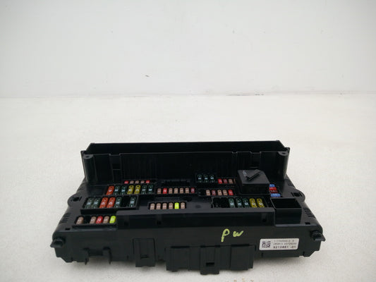Bmw 5 Series F10 F11 520d 530d 10-14 Front Fuse Box 9210861