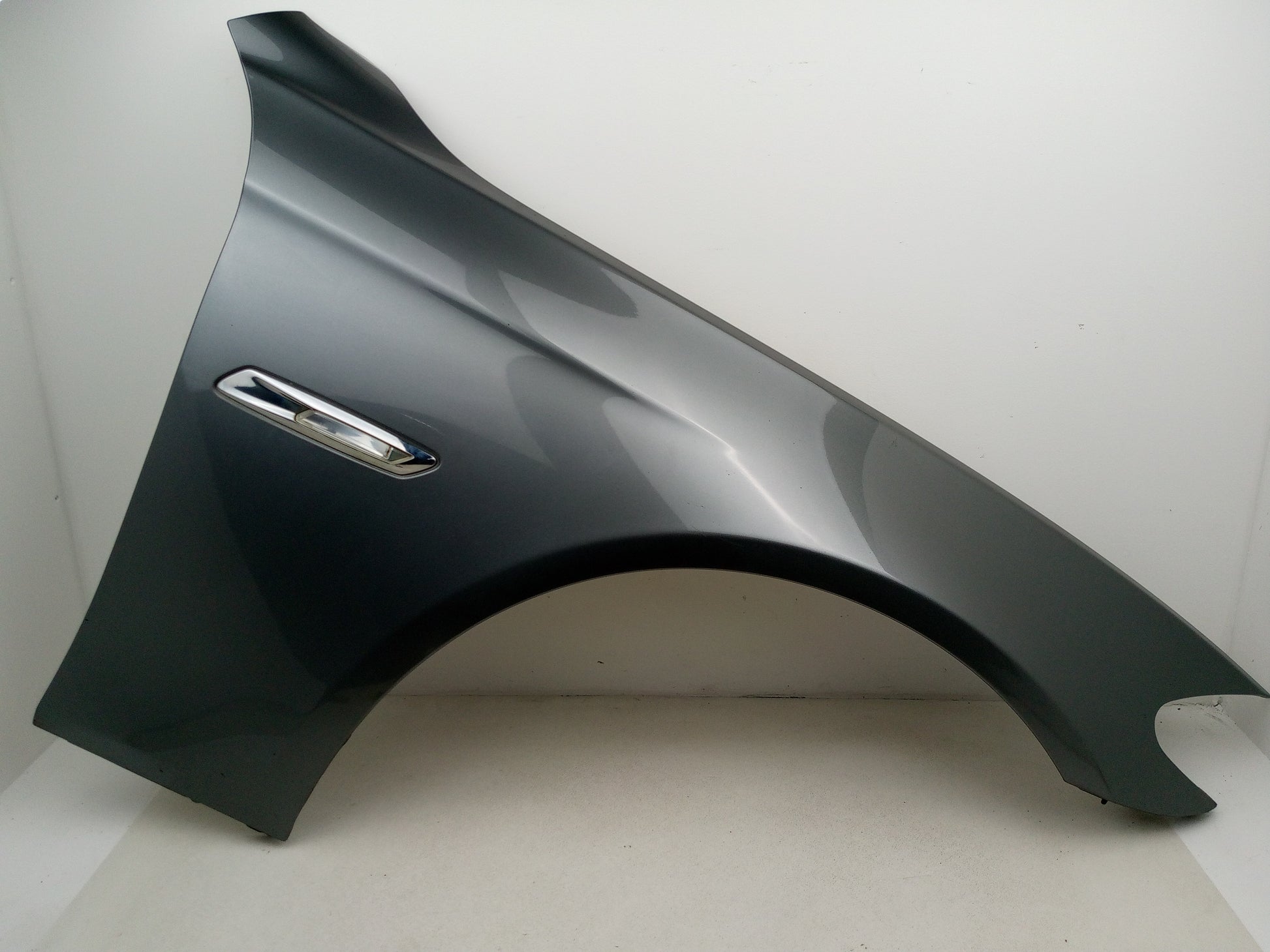 Wing Front RH 1